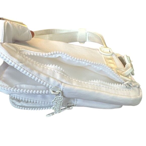 Jeeter Clouded Crossbody Bag Sling White NWT - Picture 5 of 8